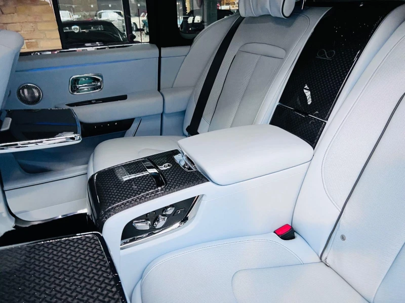 Rolls-Royce Cullinan SERIES II/BLACK BADGE/BESPOKE/SHOOTING STAR/4-SEAT, снимка 16 - Автомобили и джипове - 51606778