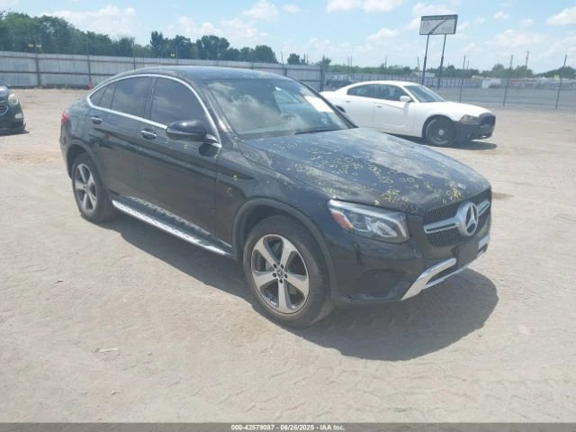Mercedes-Benz GLC 300 COUPE 4MATIC * * CARFAX * * АВТО КРЕДИТ * *  - изображение 2