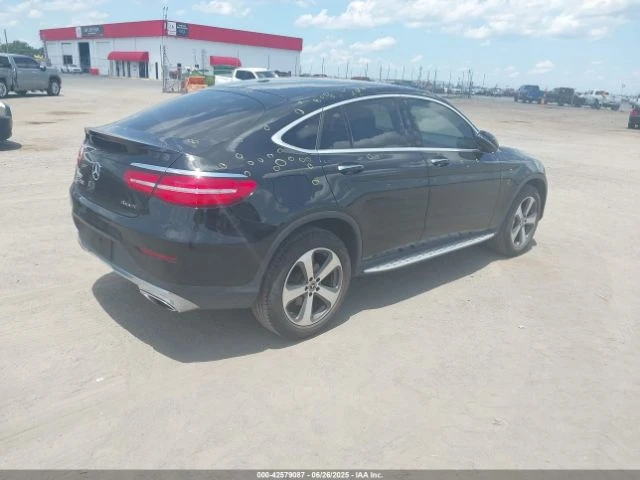 Mercedes-Benz GLC 300 COUPE 4MATIC * * CARFAX * * АВТО КРЕДИТ * *  - изображение 5