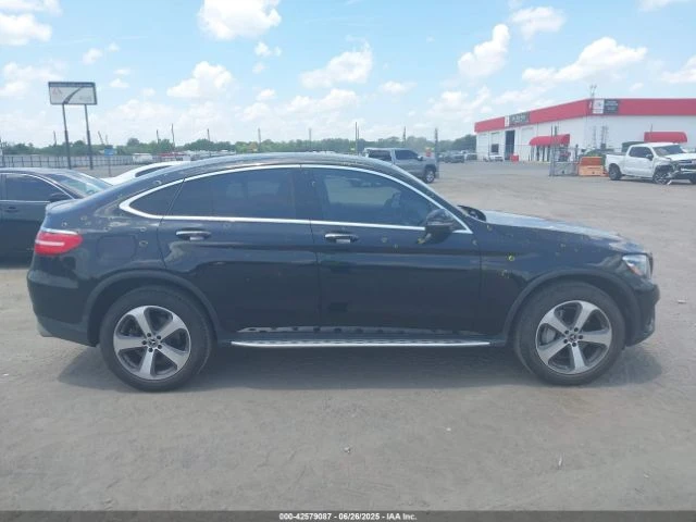 Mercedes-Benz GLC 300 COUPE 4MATIC * * CARFAX * * АВТО КРЕДИТ * *  - изображение 6