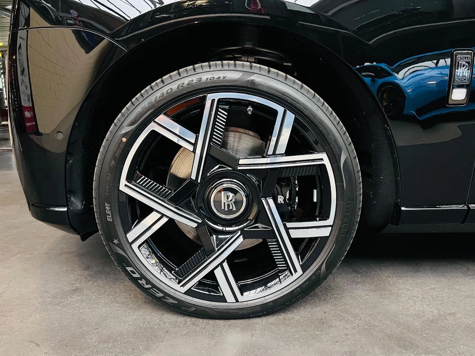 Rolls-Royce Cullinan SERIES II/BLACK BADGE/BESPOKE/SHOOTING STAR/4-SEAT - изображение 4