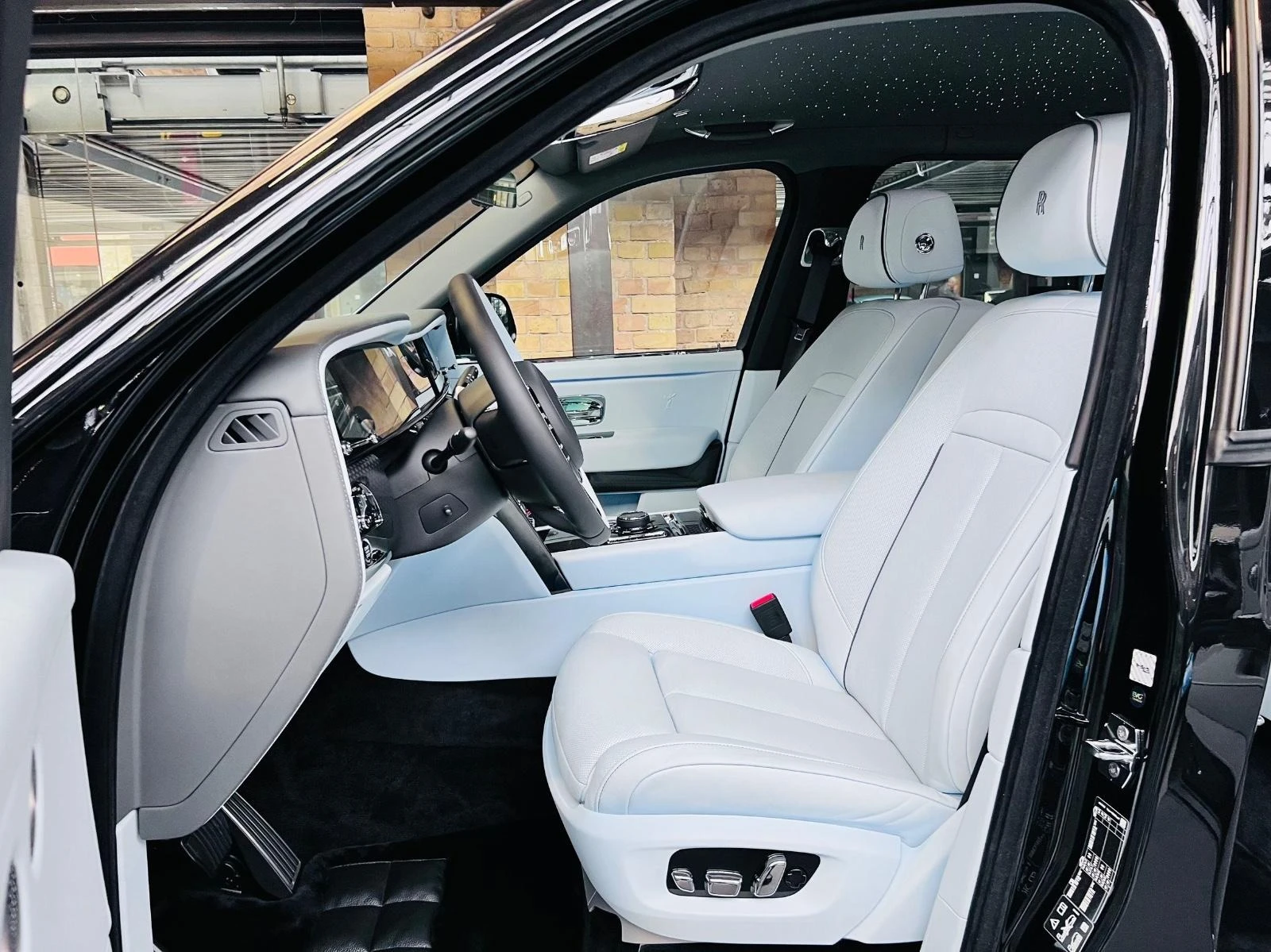 Rolls-Royce Cullinan SERIES II/BLACK BADGE/BESPOKE/SHOOTING STAR/4-SEAT - изображение 8