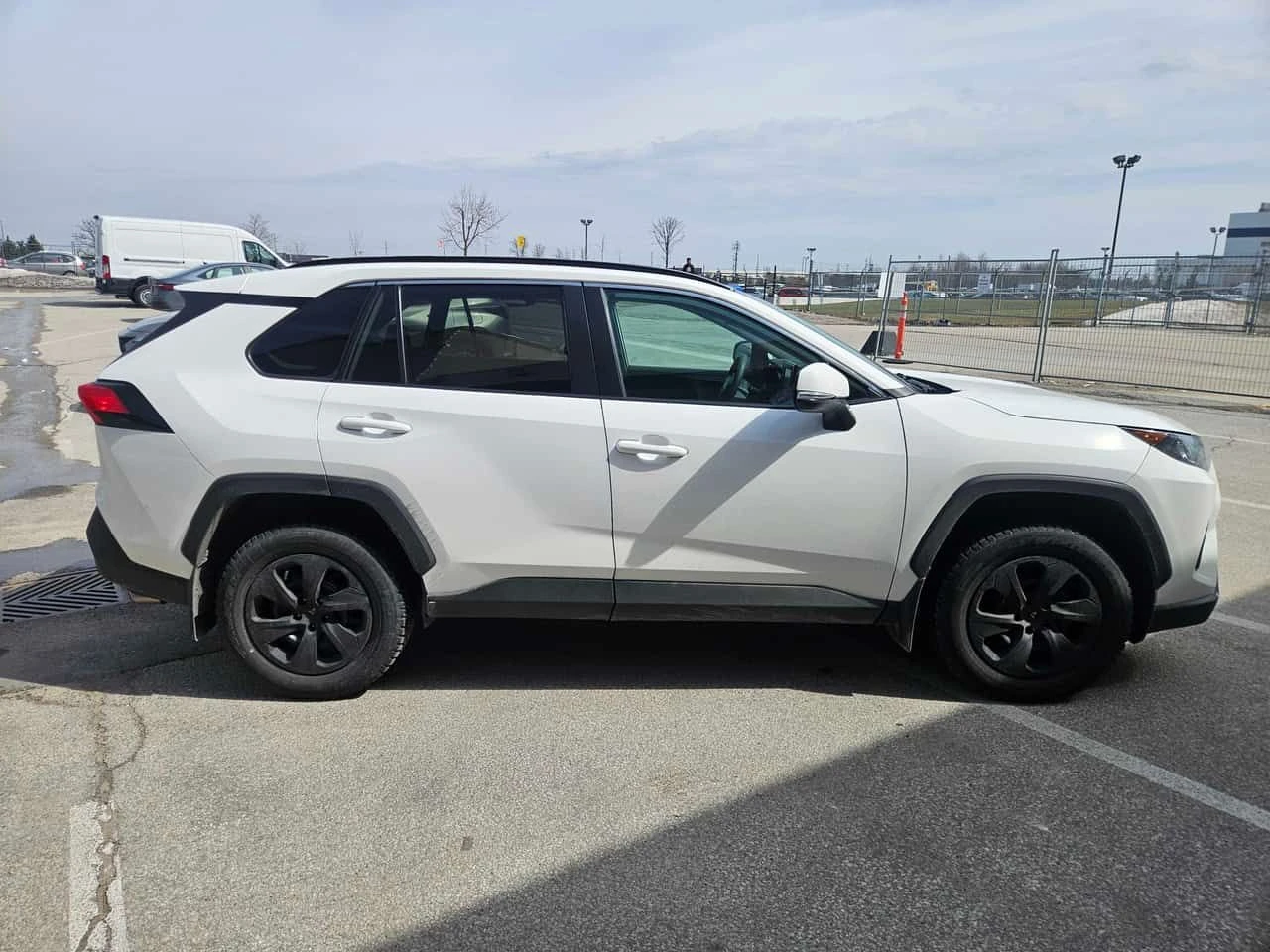 Toyota Rav4 * LE * CARFAX * KEYLESS * ПОДГРЕВИ, снимка 3 - Автомобили и джипове - 53996716
