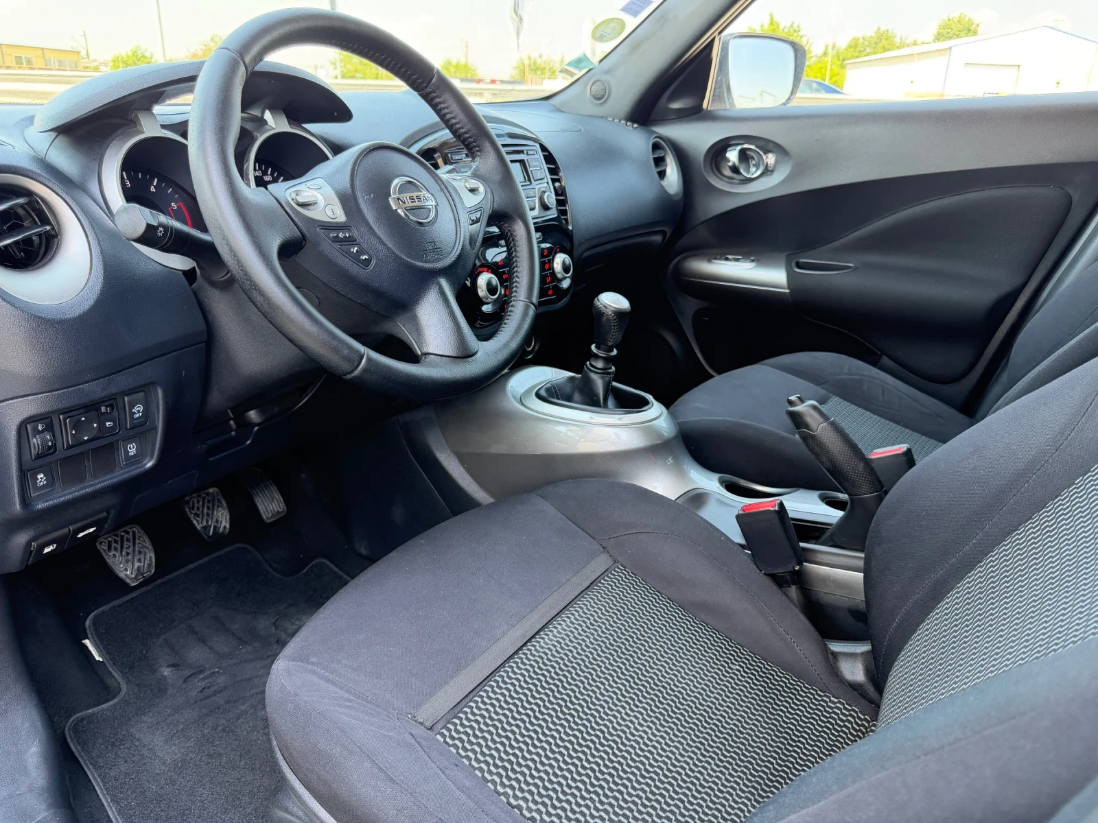 Nissan Juke Топ състояние, нови гуми, снимка 7 - Автомобили и джипове - 55125442