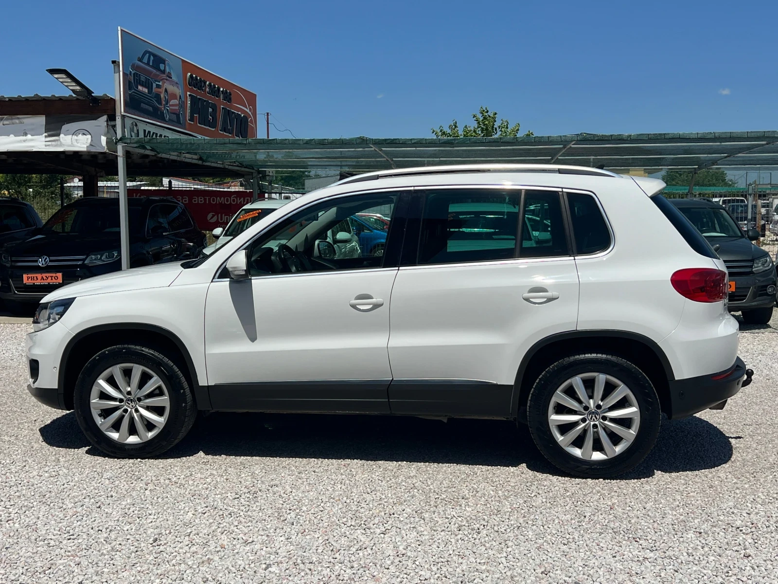 VW Tiguan 2.0TDI* 100%km* LED* PANORAMA* MULTI VOLAN* NAVI* , снимка 9 - Автомобили и джипове - 55421957