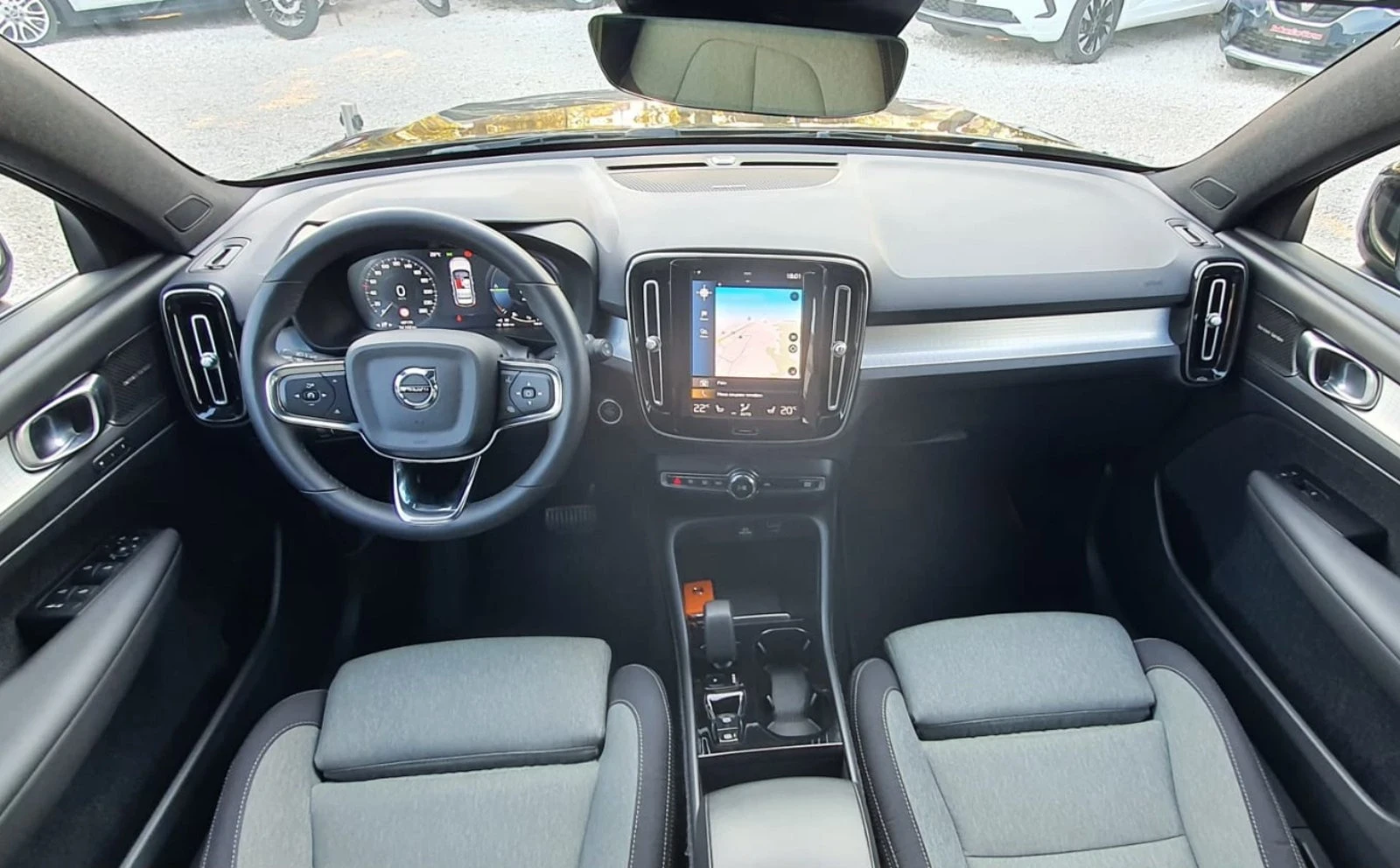 Volvo XC40 Т4 Plug-in Hybrid, снимка 15 - Автомобили и джипове - 55833610
