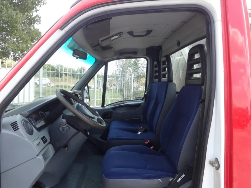 Iveco Daily 35C12  КАТ. * Б* , снимка 7 - Бусове и автобуси - 37649937