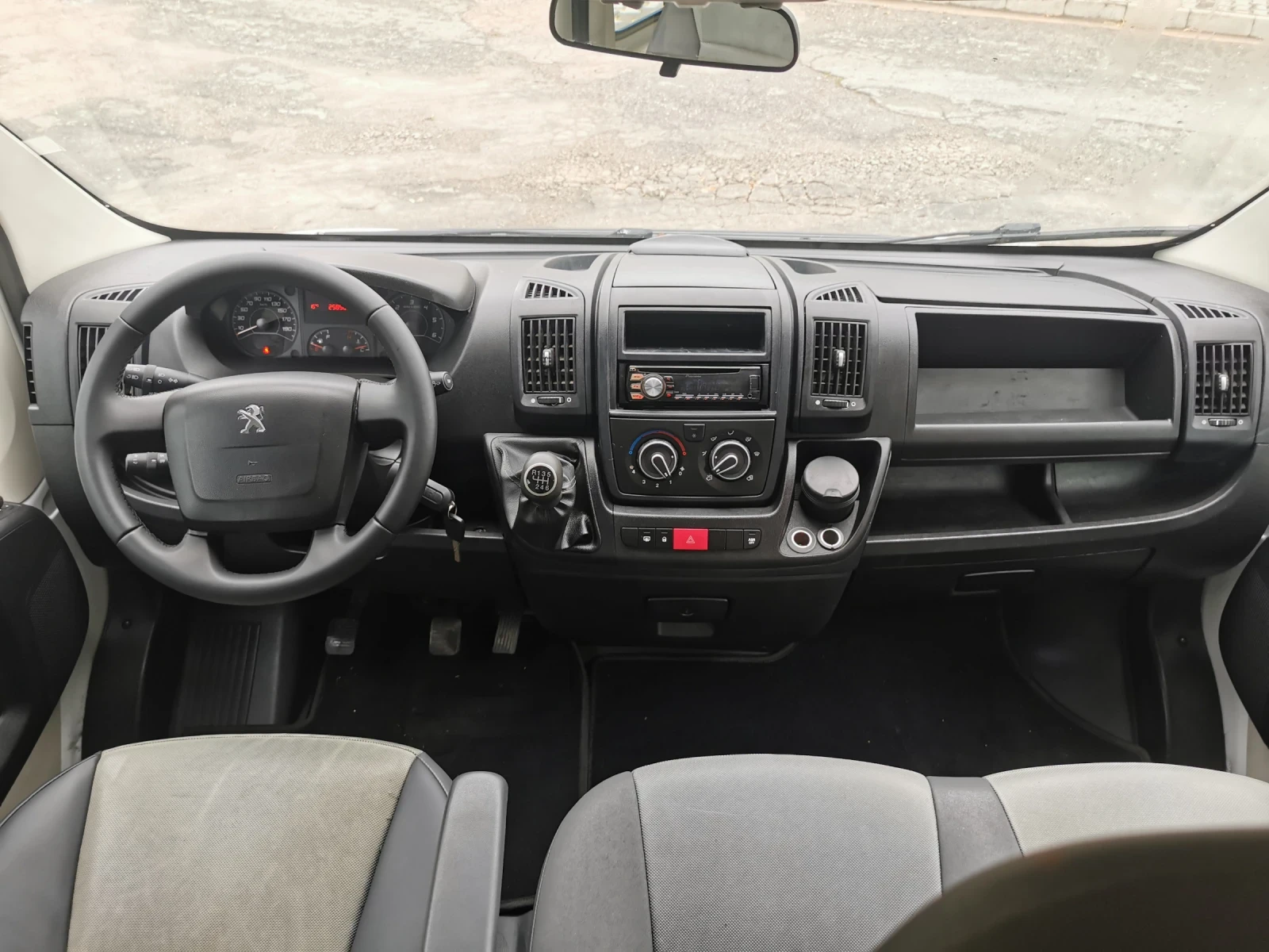 Peugeot Boxer 6+ 1 товаропътнически, снимка 11 - Бусове и автобуси - 55340842