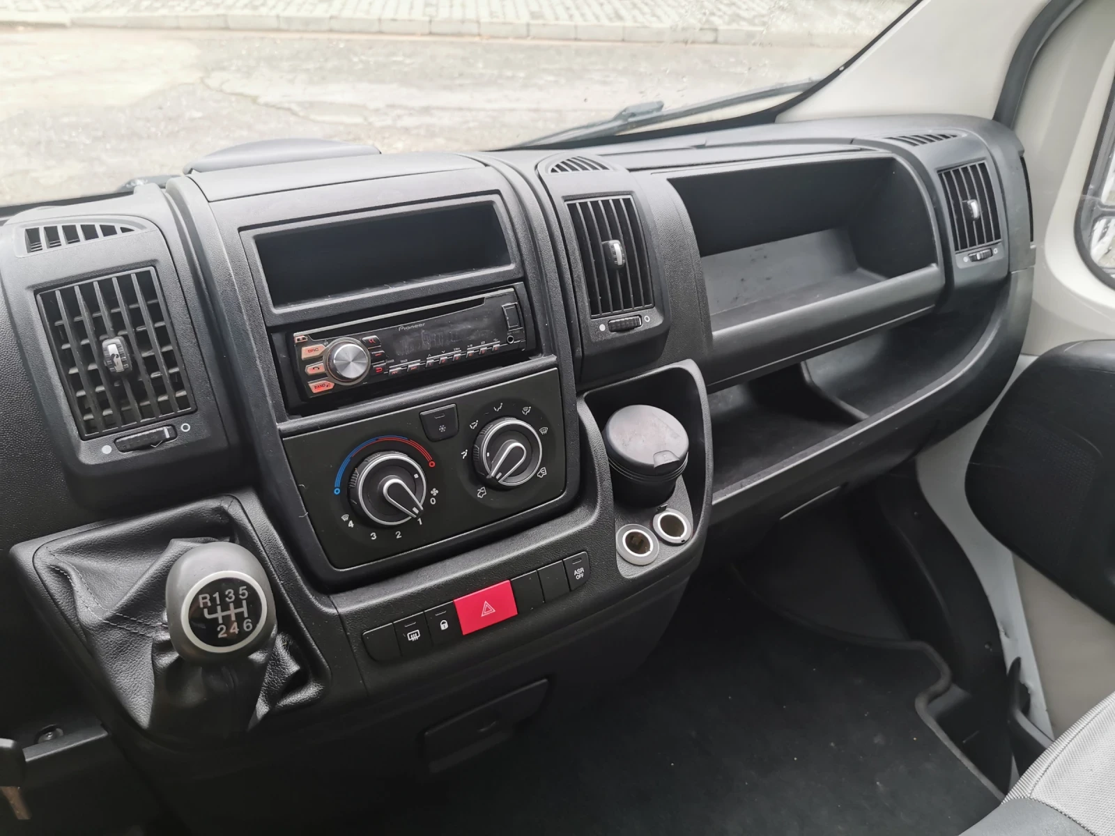 Peugeot Boxer 6+ 1 товаропътнически, снимка 10 - Бусове и автобуси - 55340842