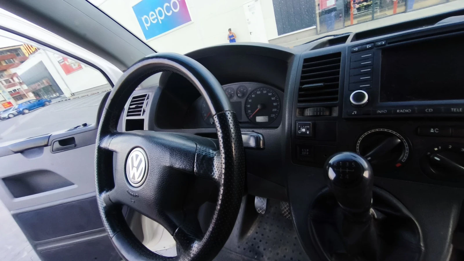 VW T5 Transporter, снимка 13 - Бусове и автобуси - 55609642
