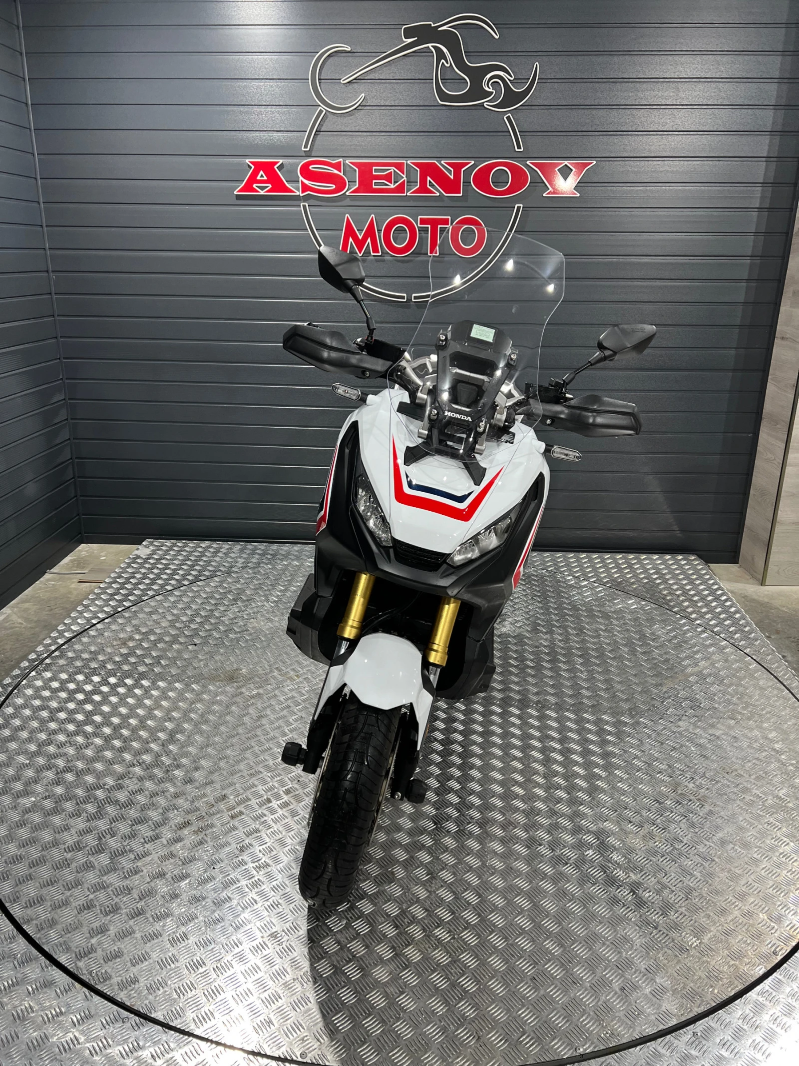 Honda X-ADV WHITE PEARL - изображение 2