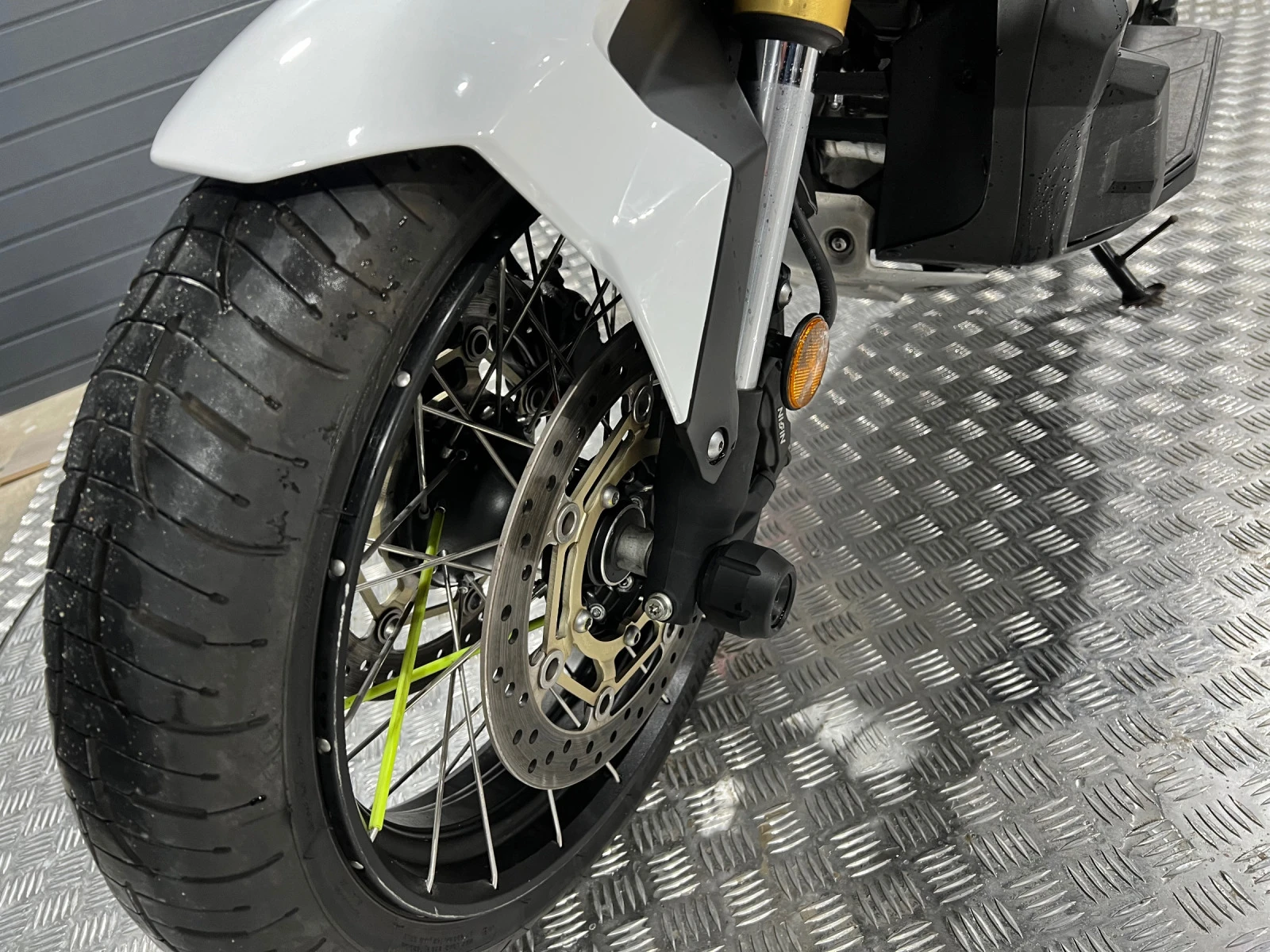 Honda X-ADV WHITE PEARL | Mobile.bg   11