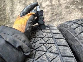 Гуми Зимни 215/70R16, снимка 3