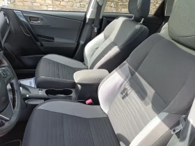 Toyota Auris 1.8хибрид, снимка 11