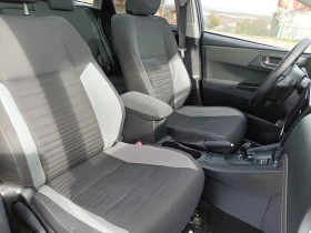 Toyota Auris 1.8хибрид, снимка 9