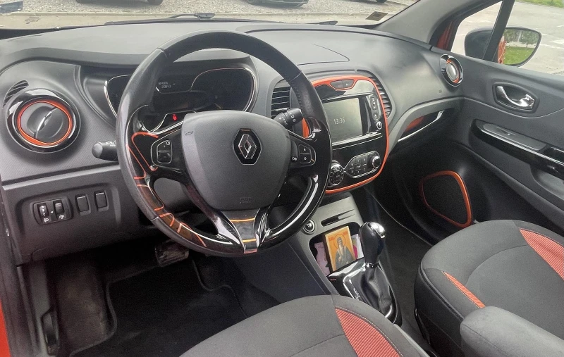 Renault Captur 1.5 DCI Intens, снимка 6 - Автомобили и джипове - 47830998