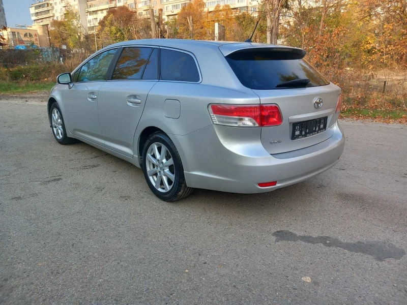 Toyota Avensis 2.0i, снимка 7 - Автомобили и джипове - 49053693