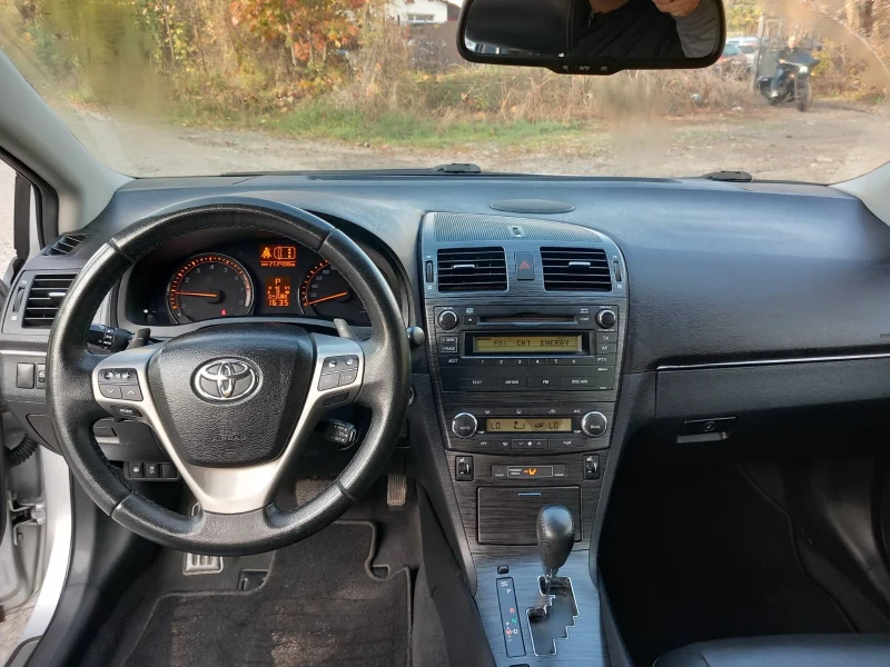 Toyota Avensis 2.0i, снимка 12 - Автомобили и джипове - 49053693