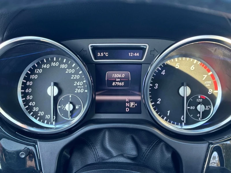 Mercedes-Benz ML 550 2013 4MATIC * БЕЗ ПЪРВОНАЧАЛНА ВНОСКА* , снимка 8 - Автомобили и джипове - 53206519