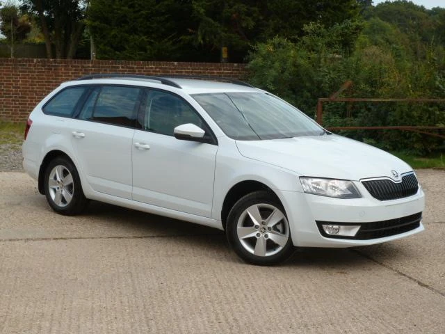 Skoda Octavia 1.6TDI, снимка 2 - Автомобили и джипове - 8893790