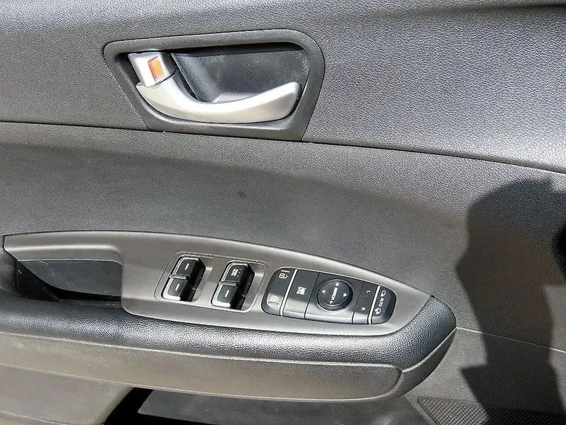 Kia K5, снимка 11 - Автомобили и джипове - 56690470