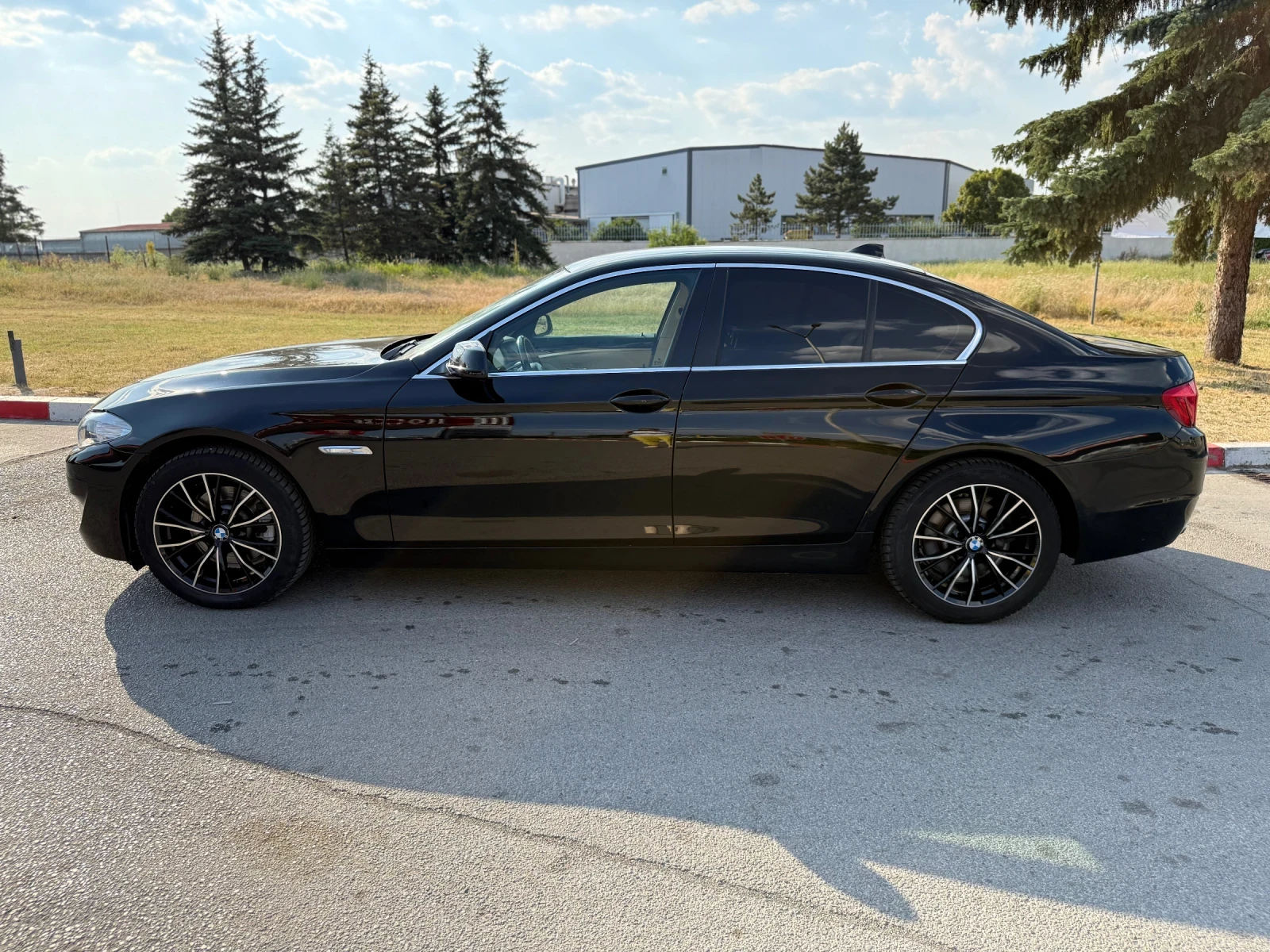 BMW 520 2.0d* LED* NAVI* УНИКАТТ - изображение 3
