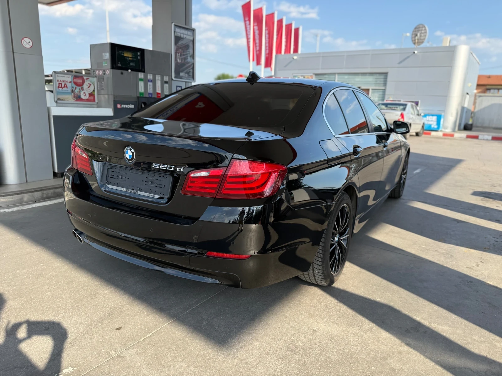 BMW 520 2.0d* LED* NAVI* УНИКАТТ - изображение 9