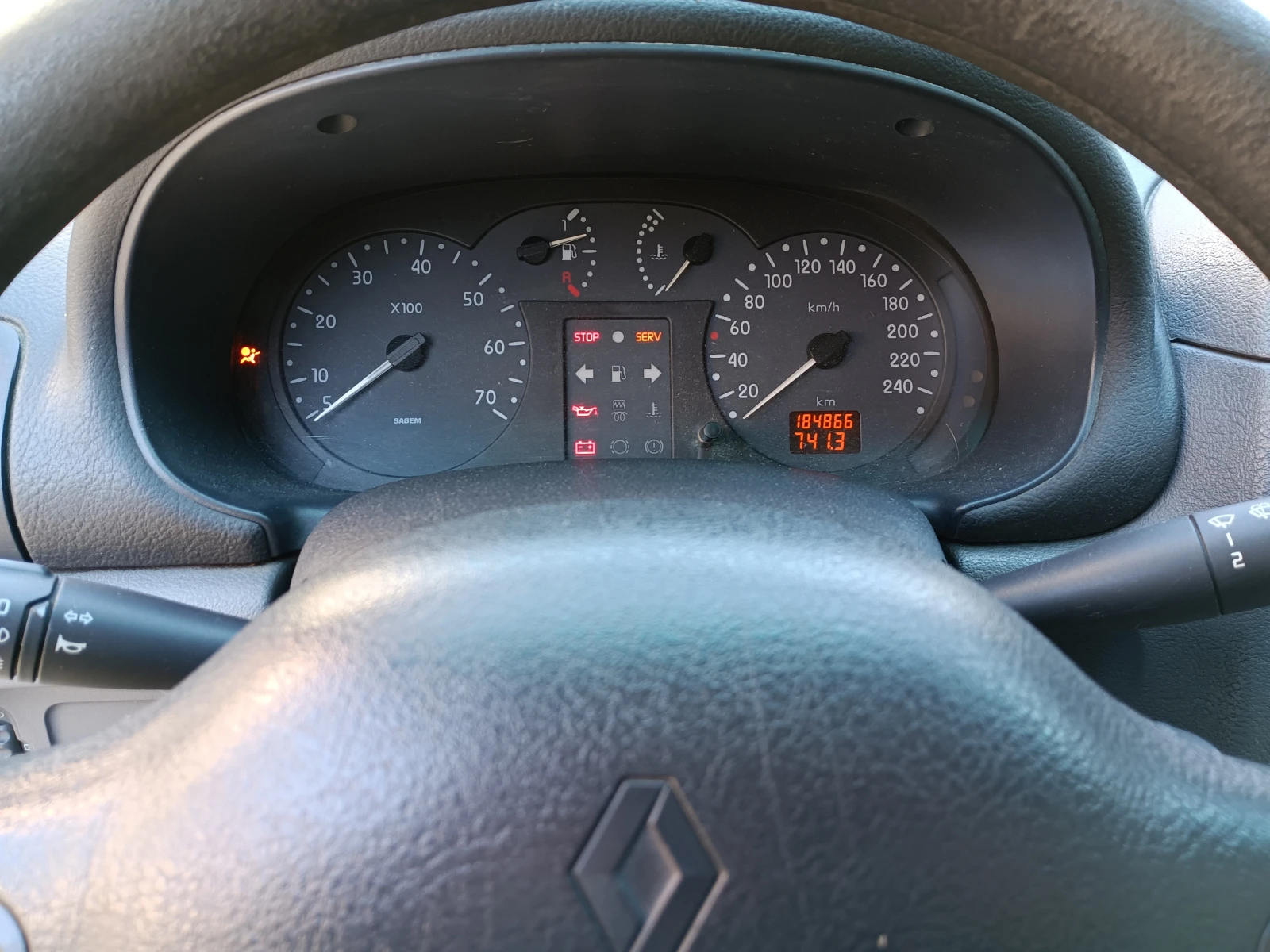 Renault Clio, снимка 6 - Автомобили и джипове - 53874725