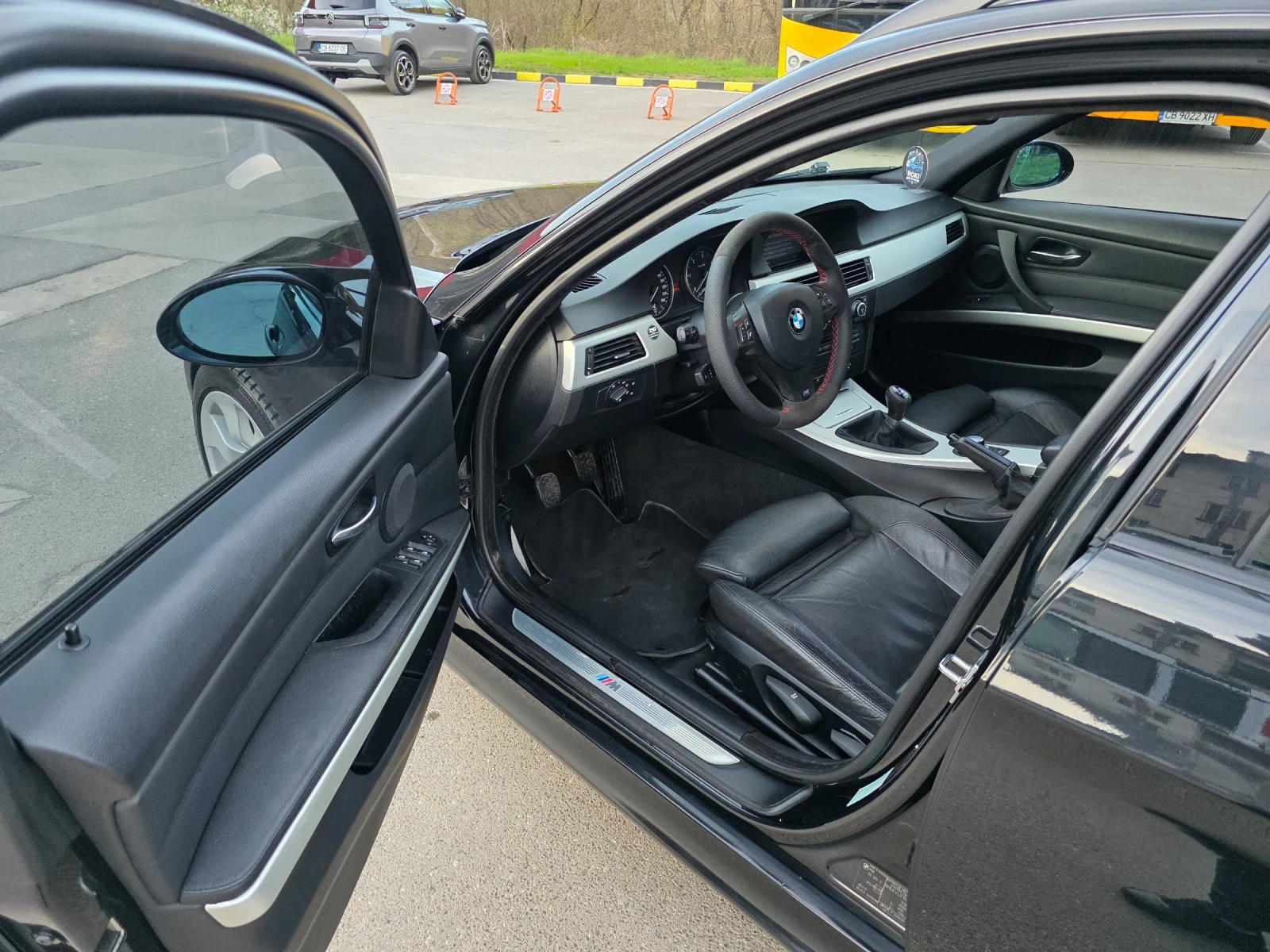 BMW 330, снимка 11 - Автомобили и джипове - 54155600