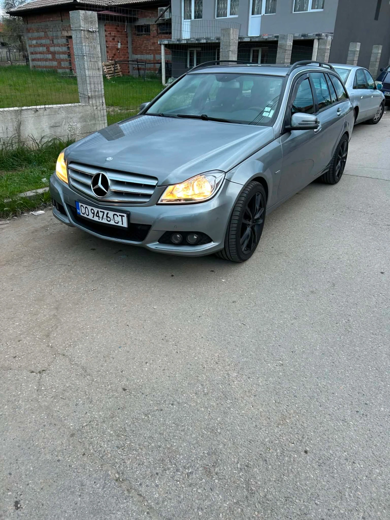 Mercedes-Benz C 220, снимка 2 - Автомобили и джипове - 54497010