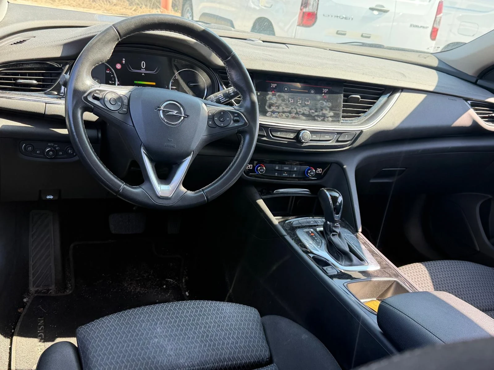 Opel Insignia FULL LED* NAVI* 1.5td 122hp* 2020г* евро 6, снимка 10 - Автомобили и джипове - 55451585