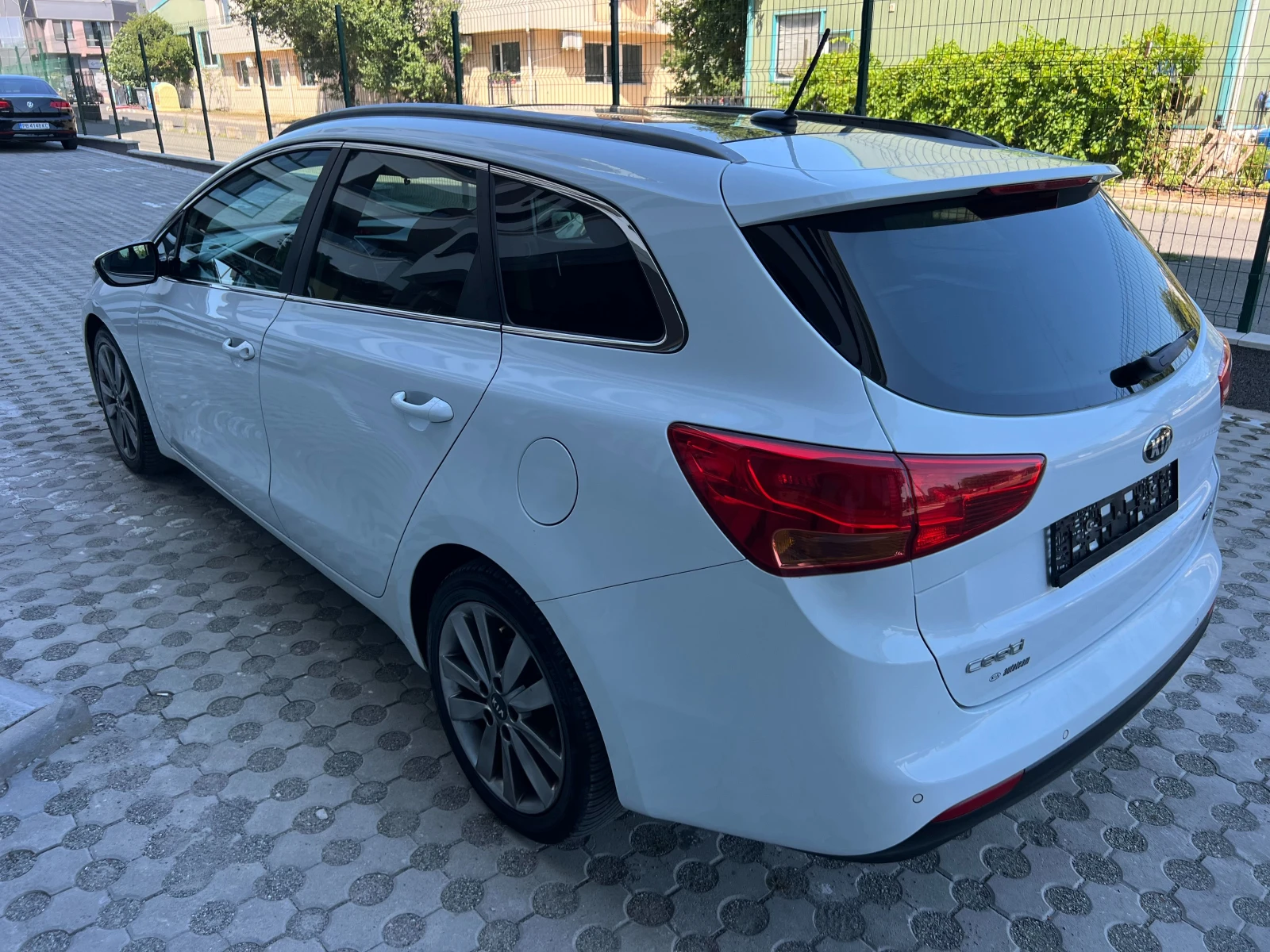 Kia Ceed 1.6CRDI ПАНОРАМА NAVI CAMERA  , снимка 5 - Автомобили и джипове - 55599198