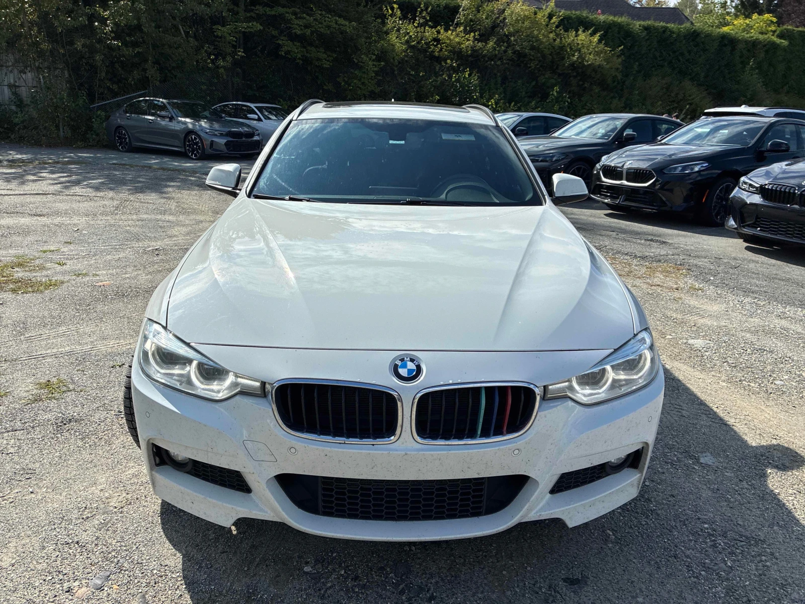 BMW 330 xDrive | CARFAX ГЛАВНО ПРЕДСТАВИТЕЛСТВО НА BMW, снимка 2 - Автомобили и джипове - 55958389