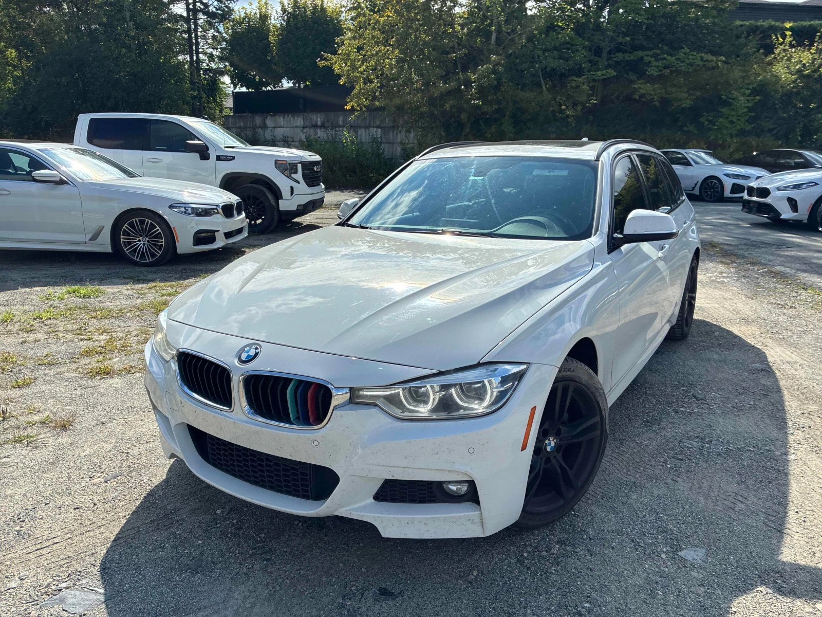 BMW 330 xDrive | CARFAX ГЛАВНО ПРЕДСТАВИТЕЛСТВО НА BMW