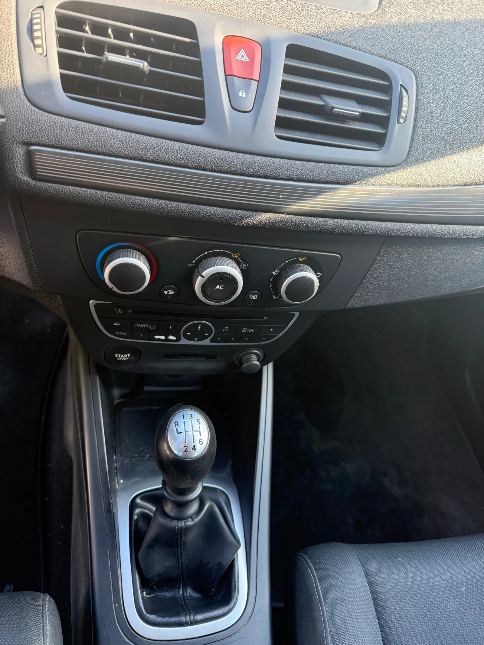 Renault Megane, снимка 8 - Автомобили и джипове - 56441894