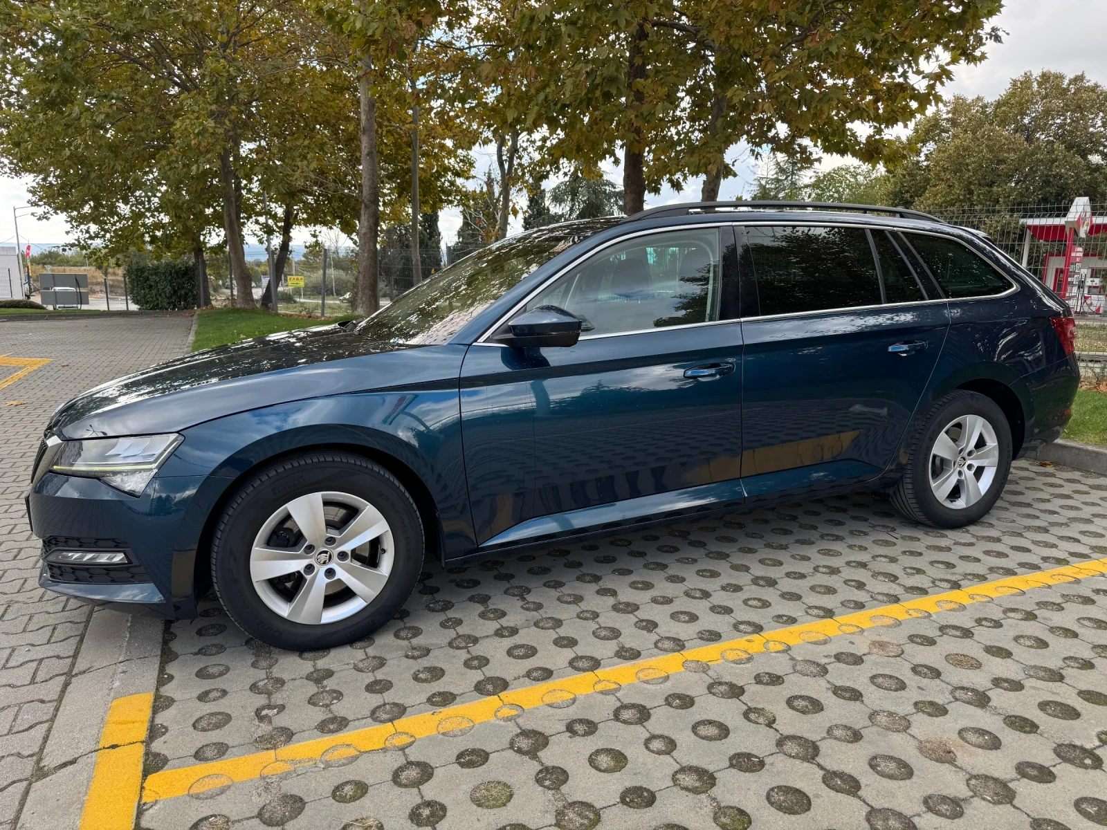 Skoda Superb 2.0 TDI , снимка 3 - Автомобили и джипове - 56530671