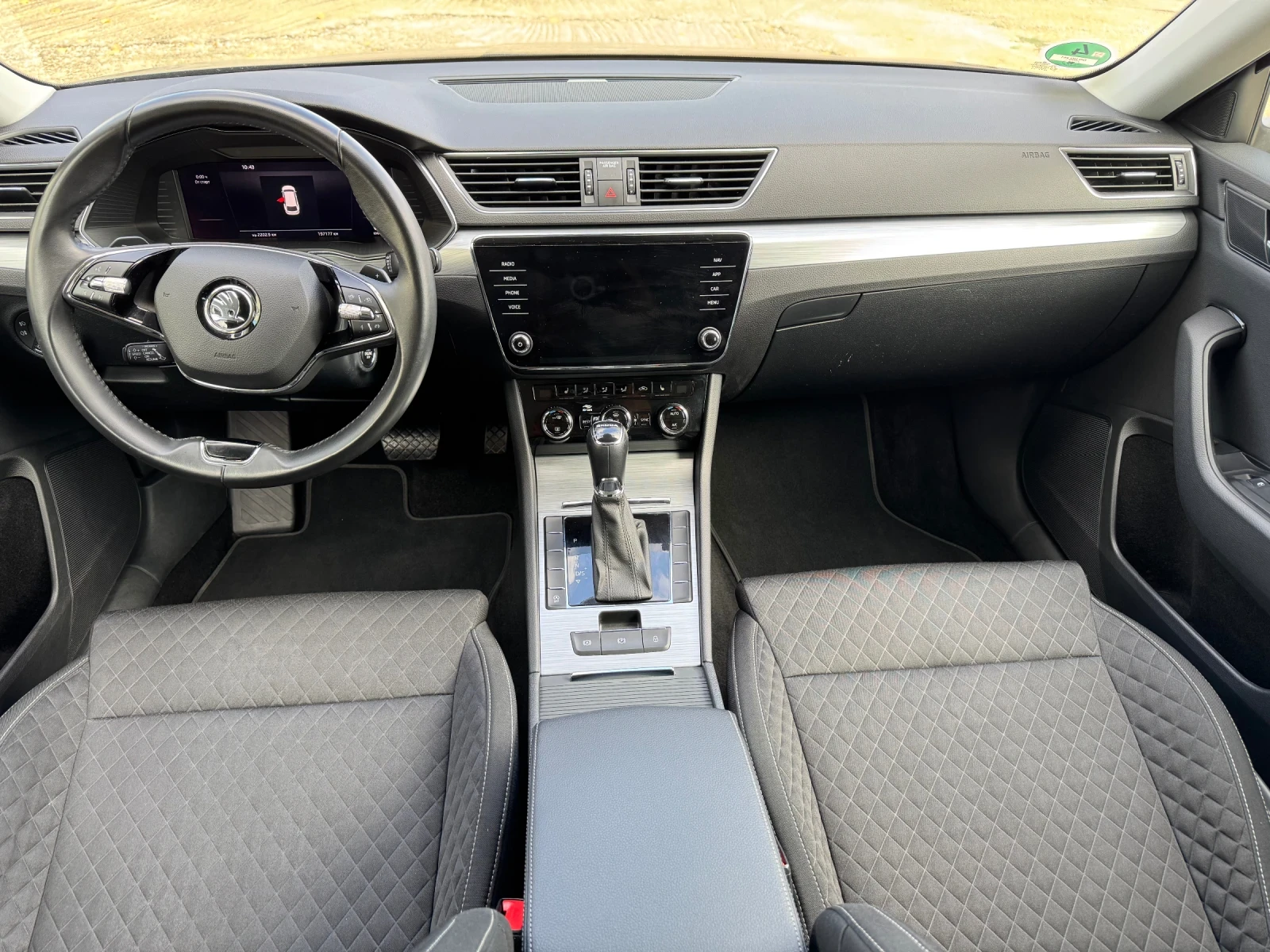 Skoda Superb 2.0 TDI , снимка 9 - Автомобили и джипове - 56530671