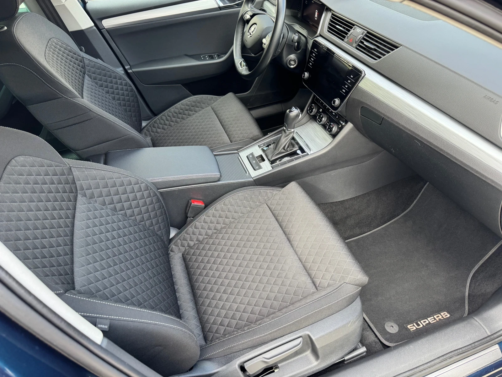 Skoda Superb 2.0 TDI , снимка 10 - Автомобили и джипове - 56530671