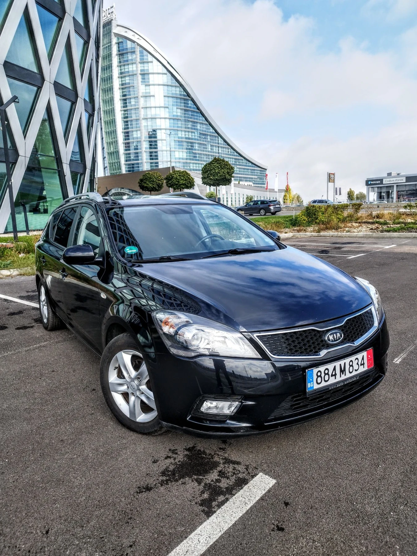 Kia Ceed бензин, климатроник, РЕАЛЕН ПРОБЕГ ., снимка 3 - Автомобили и джипове - 56546384