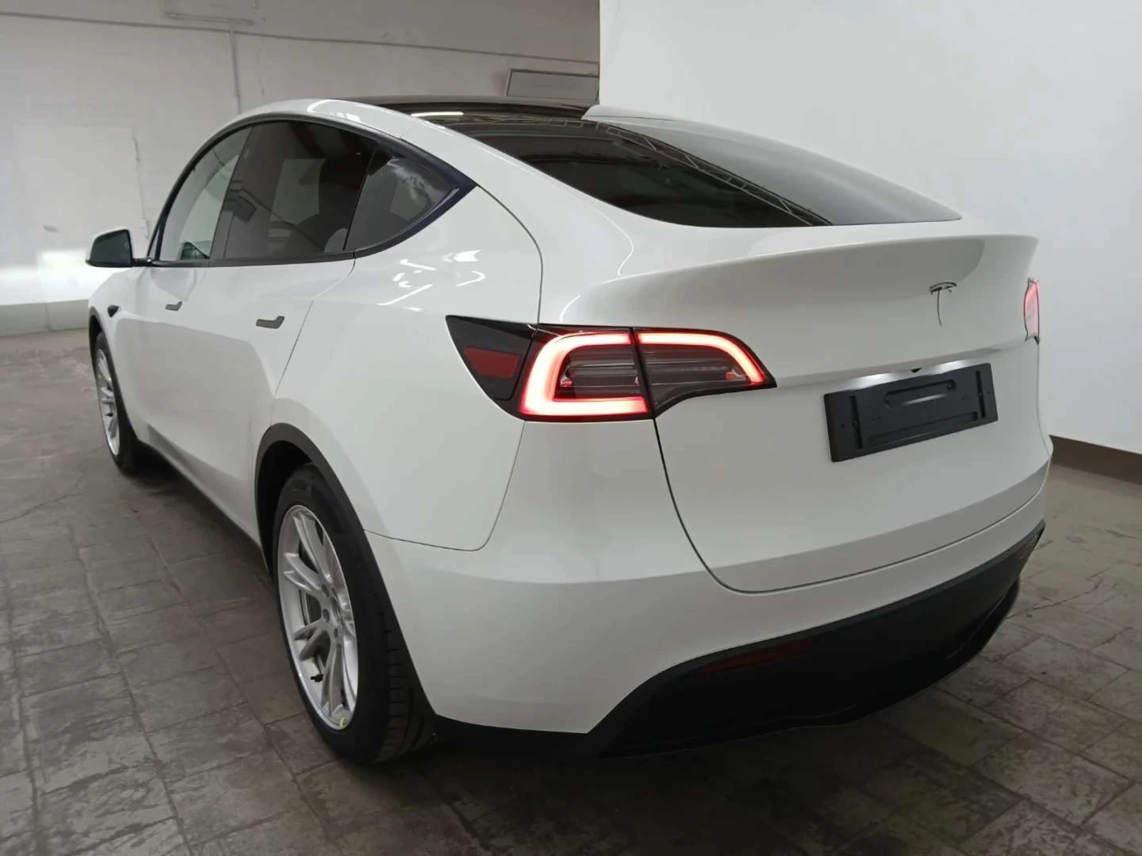 Tesla Model Y Standart Range Leather LED Navi Camera, снимка 3 - Автомобили и джипове - 56651055