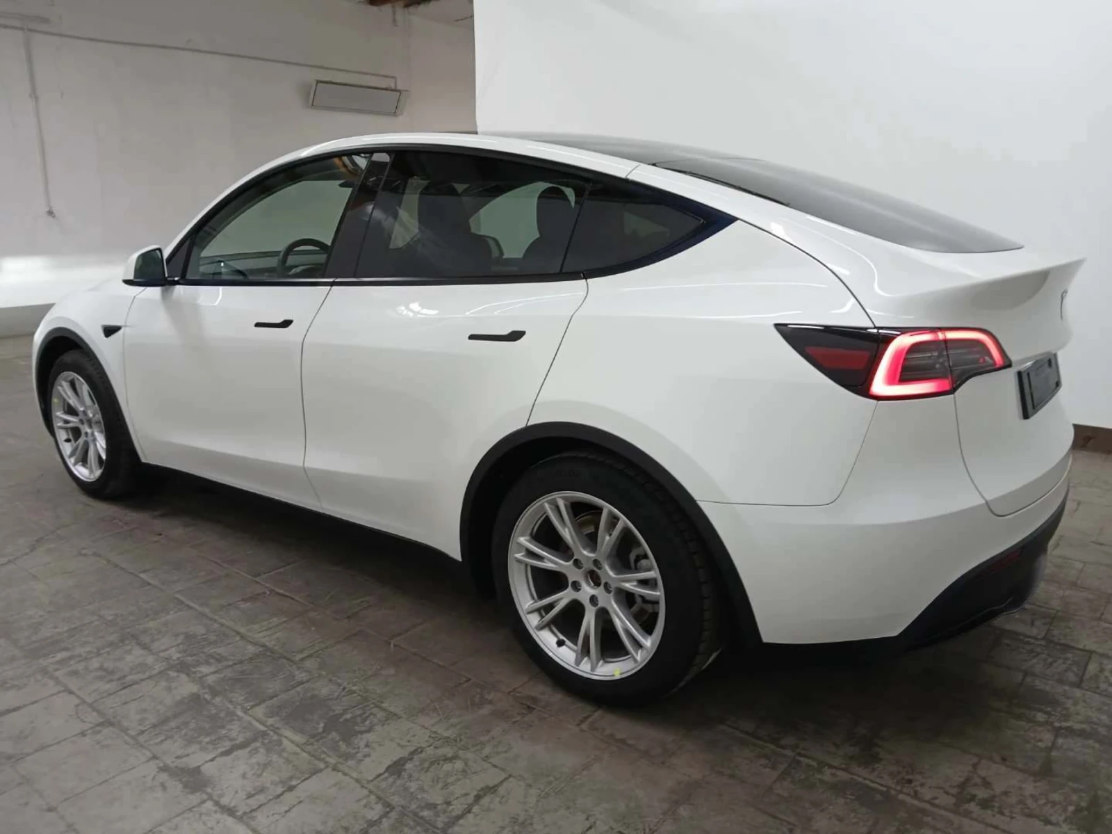 Tesla Model Y Standart Range Leather LED Navi Camera, снимка 5 - Автомобили и джипове - 56651055