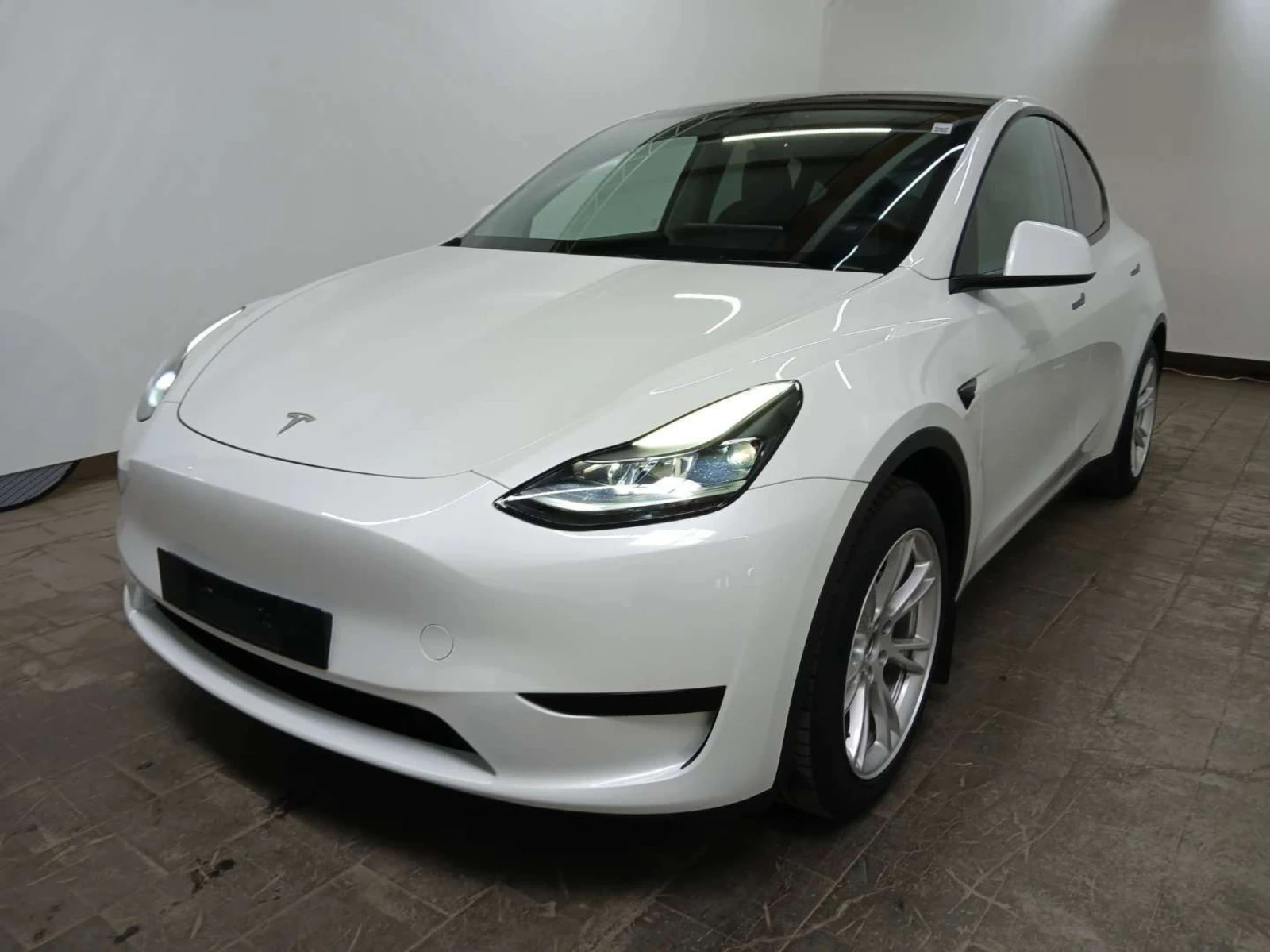 Tesla Model Y Standart Range Leather LED Navi Camera, снимка 2 - Автомобили и джипове - 56651055