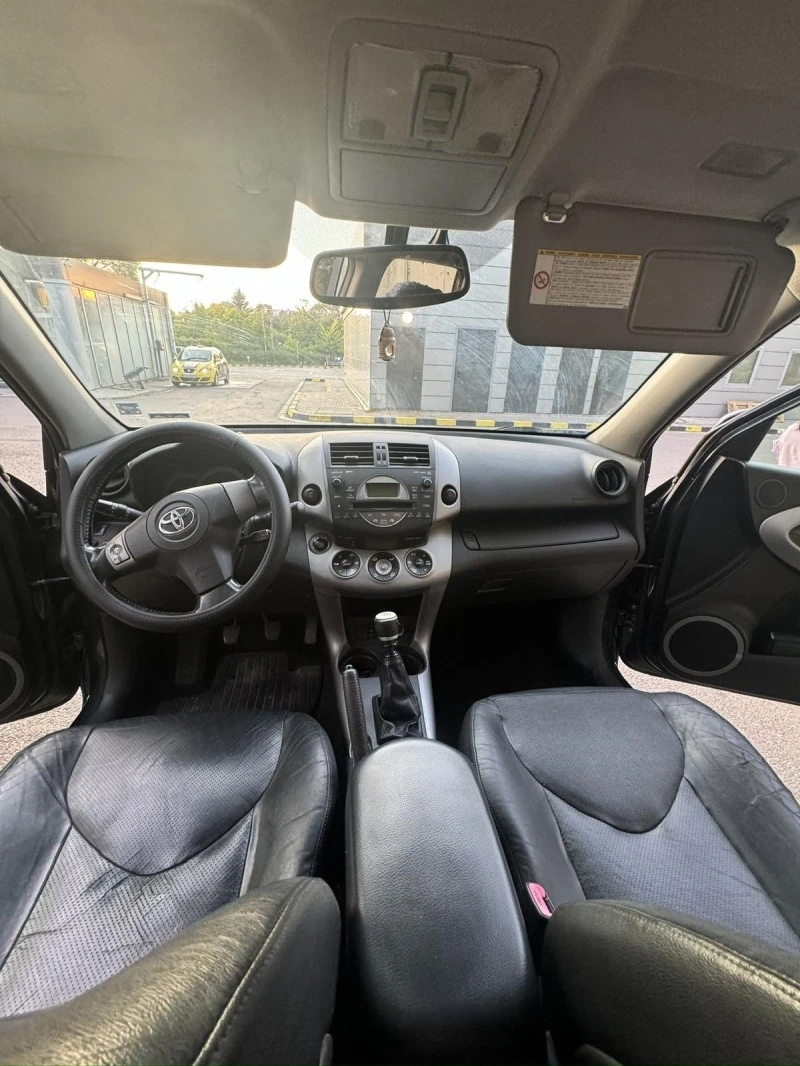 Toyota Rav4 2.2 D-CAT, снимка 8 - Автомобили и джипове - 47419959