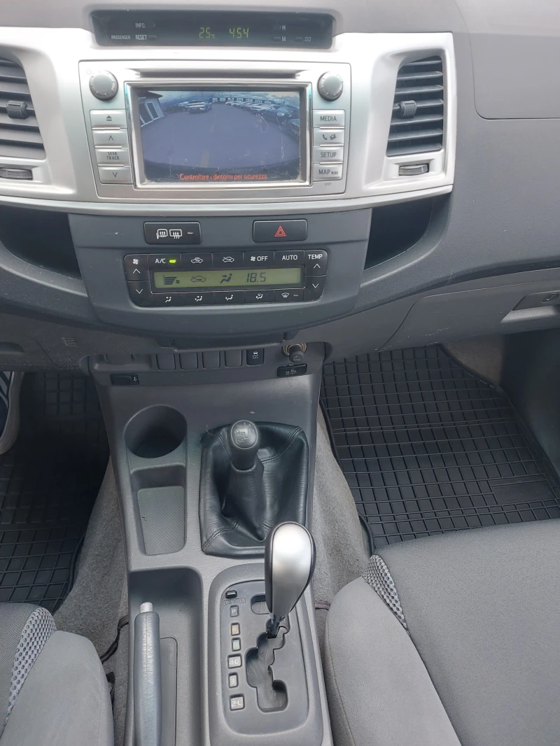 Toyota Hilux 3.0 D4-D, 171 к.с., 4х4, АВТОМАТИК, ЮЖНА ИТАЛИЯ, снимка 12 - Автомобили и джипове - 51414702