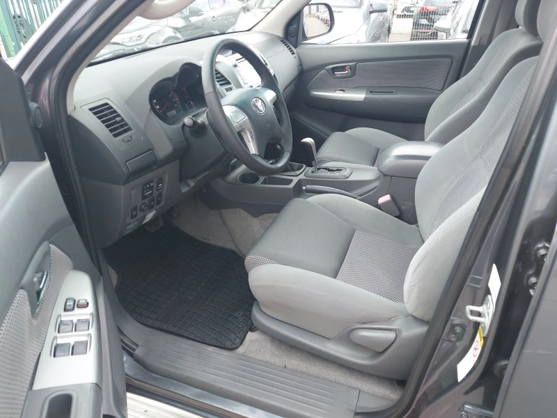 Toyota Hilux 3.0 D4-D, 171 к.с., 4х4, АВТОМАТИК, ЮЖНА ИТАЛИЯ, снимка 8 - Автомобили и джипове - 51414702