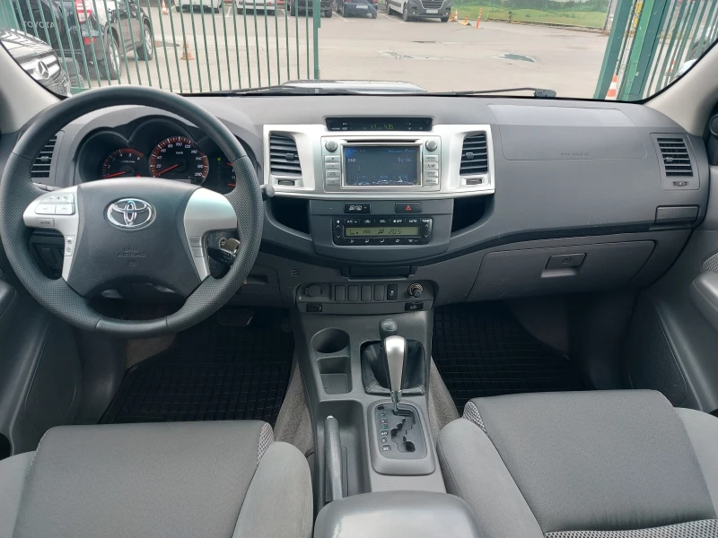 Toyota Hilux 3.0 D4-D, 171 к.с., 4х4, АВТОМАТИК, ЮЖНА ИТАЛИЯ, снимка 9 - Автомобили и джипове - 51414702