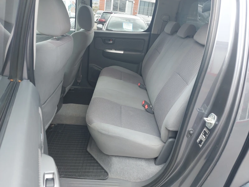 Toyota Hilux 3.0 D4-D, 171 к.с., 4х4, АВТОМАТИК, ЮЖНА ИТАЛИЯ, снимка 13 - Автомобили и джипове - 51414702