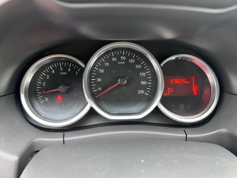 Dacia Duster 1.5 DCI AUTOMAT 97000km, снимка 14 - Автомобили и джипове - 53232917