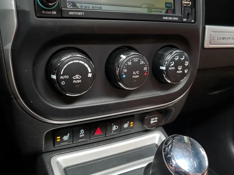 Jeep Compass, снимка 17 - Автомобили и джипове - 54463276