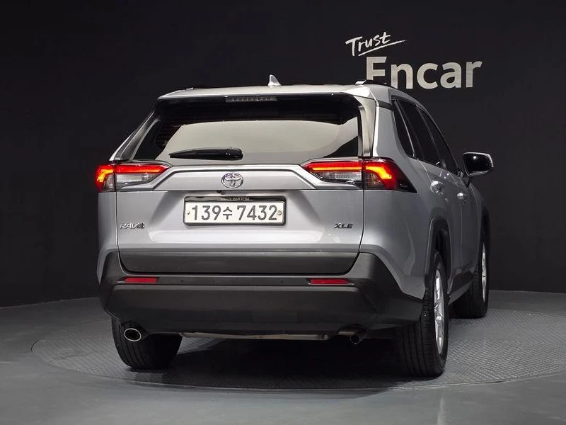 Toyota Rav4 2.5 2WD| 203к.с., снимка 4 - Автомобили и джипове - 56289300